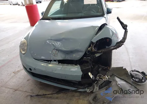 2014 Volkswagen Beetle 2.5L z USA, uszkodzony, nr VIN 3VWJX7AT5EM621477